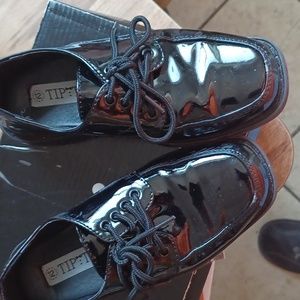 TIP:TOP KIDS SIZE 12 SHOES